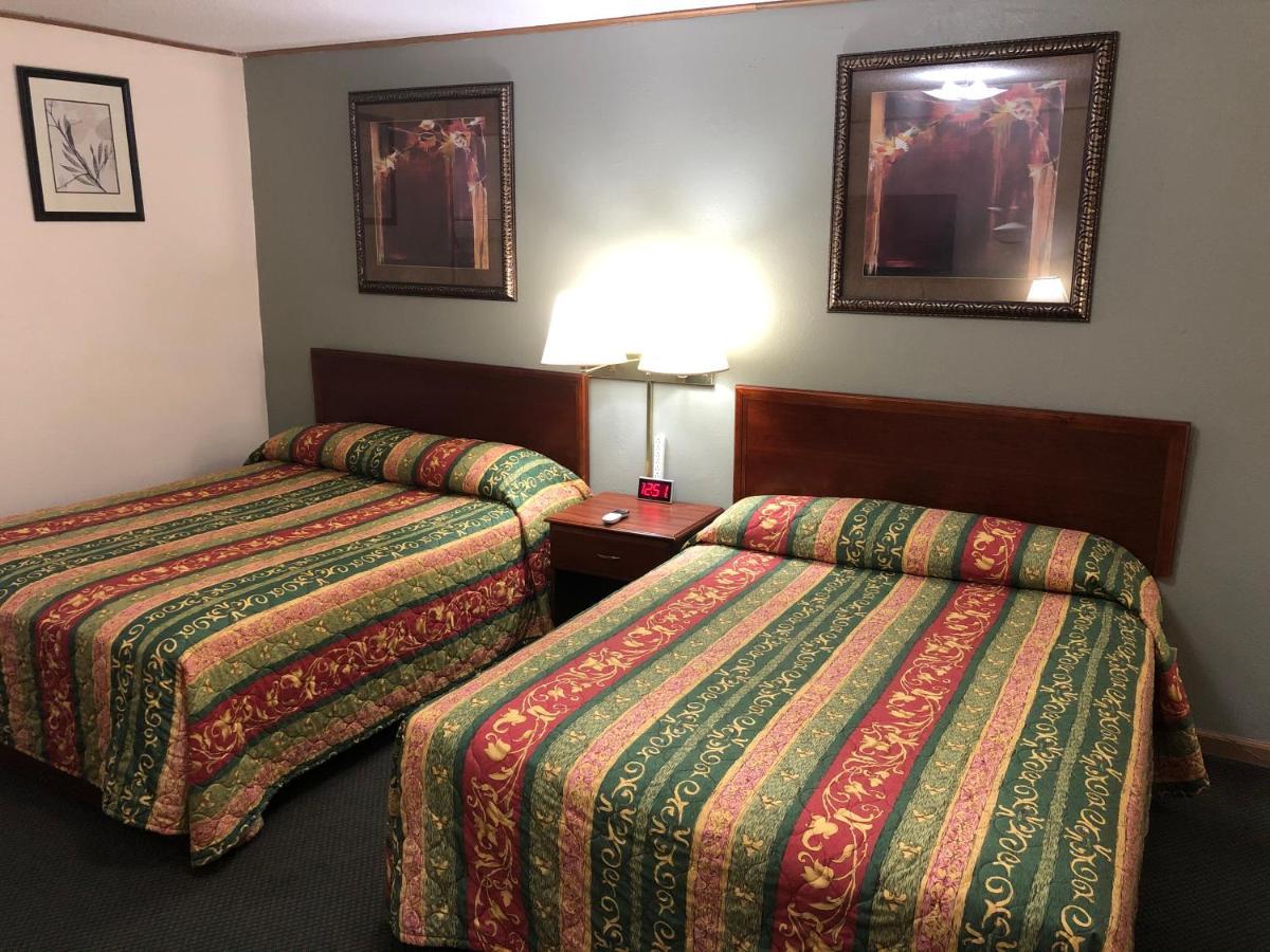 Budget Host Inn - Емпория Екстериор снимка